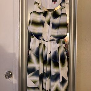 Vestido corto de tela muy fresca tela poliéster nuevo